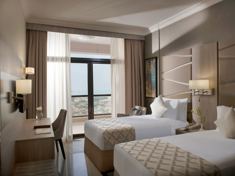 Two Seasons Hotel & Apartments  14