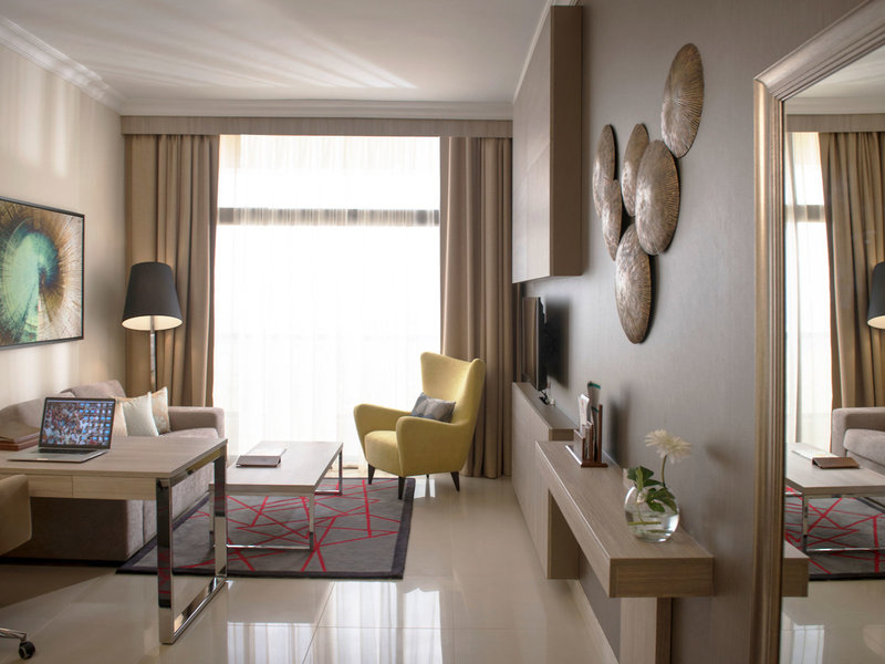 Two Seasons Hotel & Apartments  16