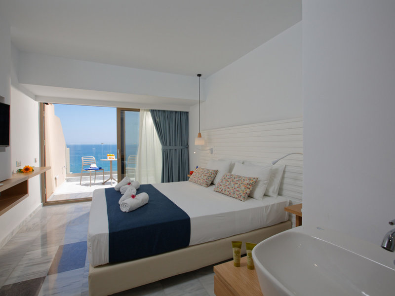 Archipelagos Hotel 33