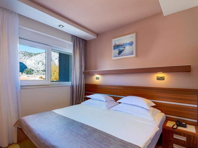 Hotel Plaza Omis 36
