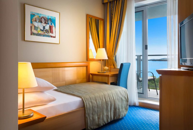 Aminess Grand Azur 10