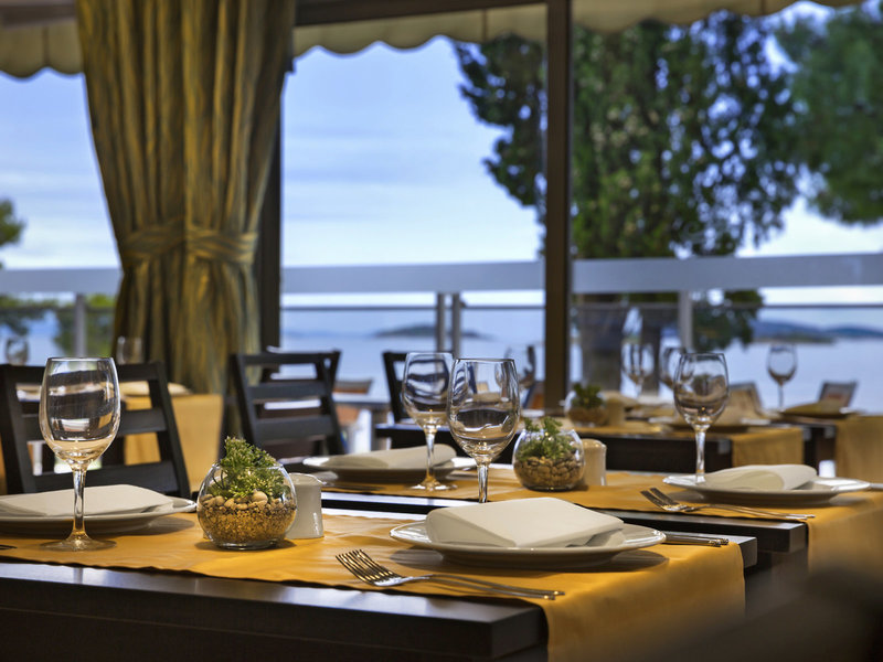 Aminess Grand Azur 21