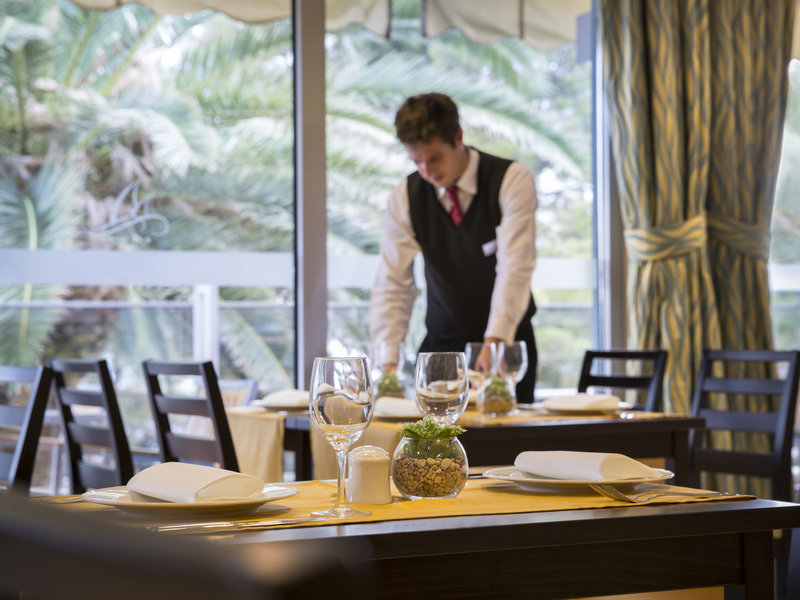 Aminess Grand Azur 23