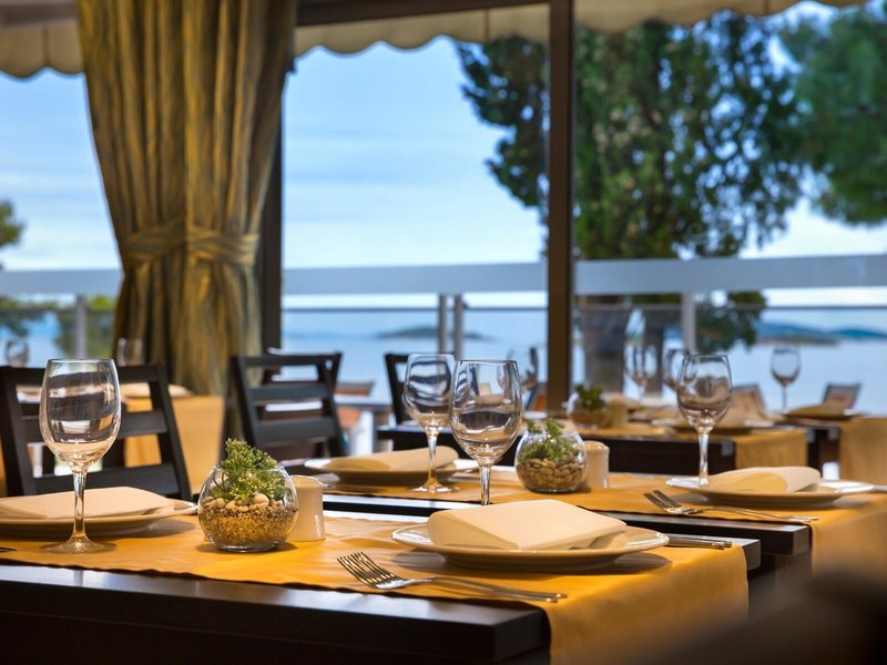 Aminess Grand Azur 25