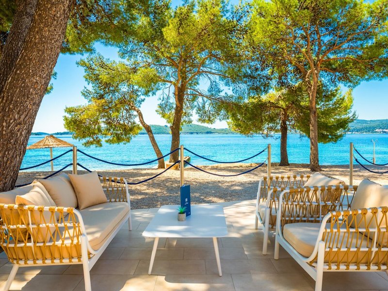 Aminess Grand Azur 27