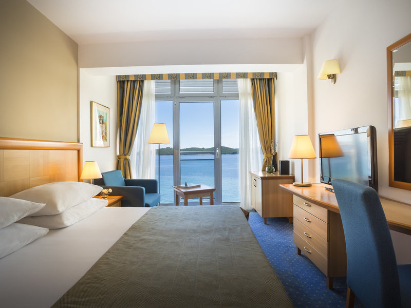 Aminess Grand Azur 35