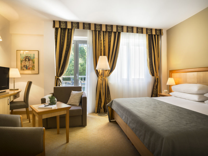 Aminess Grand Azur 39