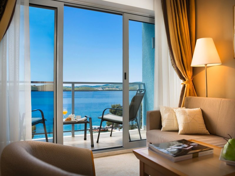 Aminess Grand Azur 43