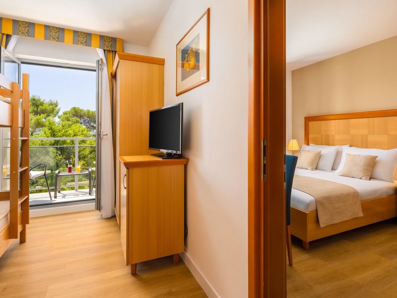 Aminess Grand Azur 45