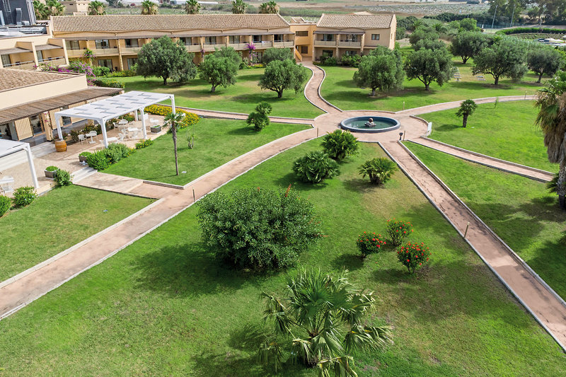 Falconara Charming House & Resort 4