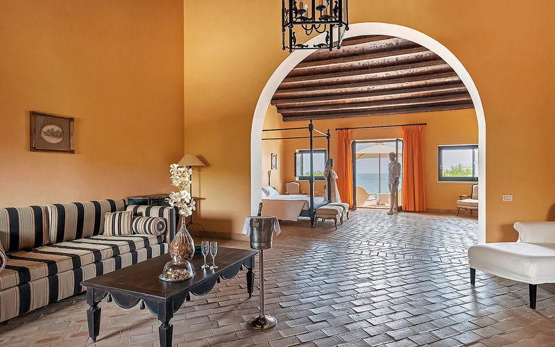 Falconara Charming House & Resort 7