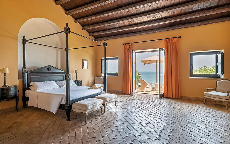 Falconara Charming House & Resort 8