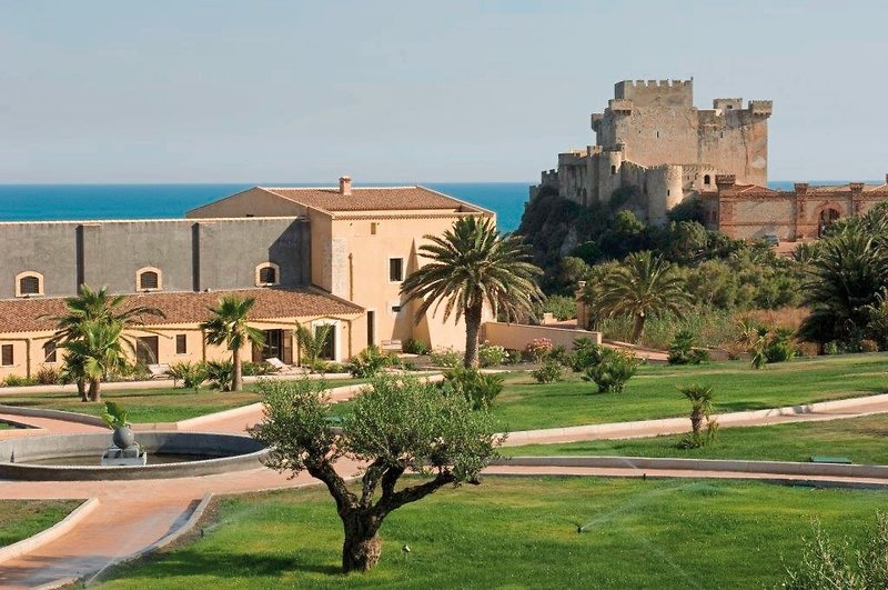 Falconara Charming House & Resort 17