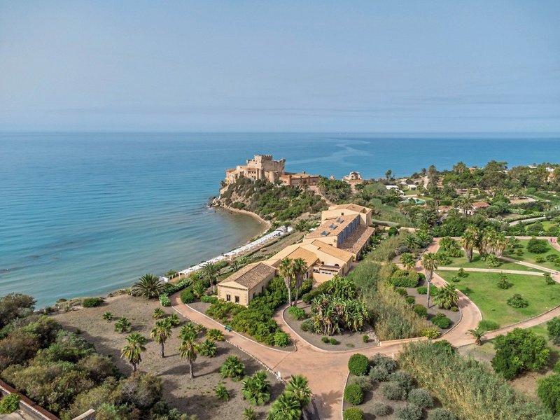 Falconara Charming House & Resort 2