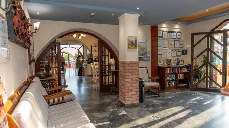 Evina Rooms & Suites 8