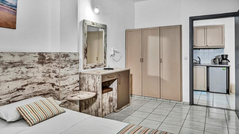 Evina Rooms & Suites 16