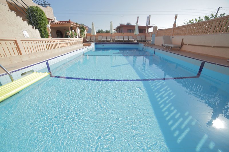 Evina Rooms & Suites 8