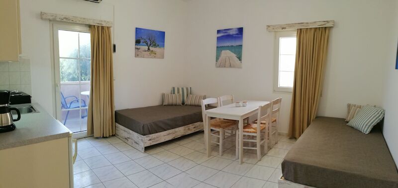 Evina Rooms & Suites 8