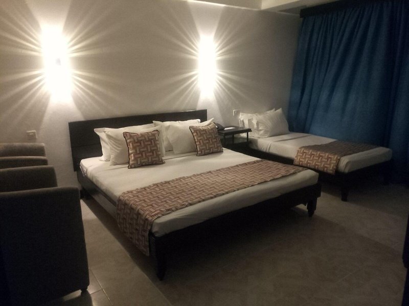 Hotel Sapphire 36