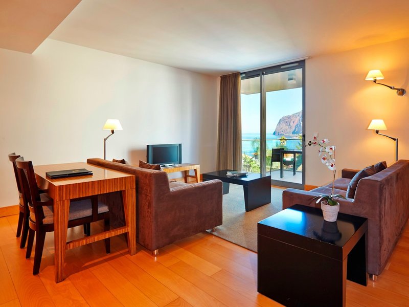 Golden Residence 32