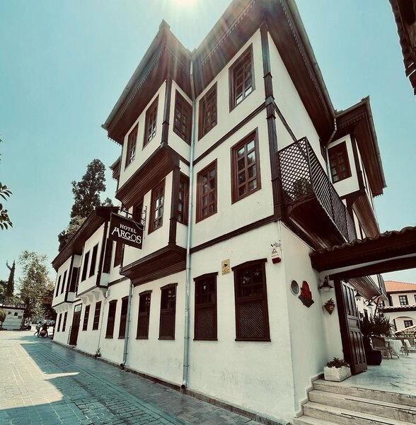 Argos Hotel 1