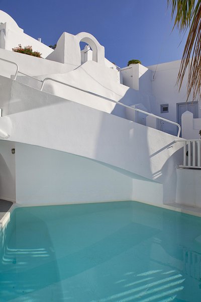 Cliff Side Suites 8