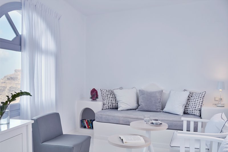 Cliff Side Suites 11