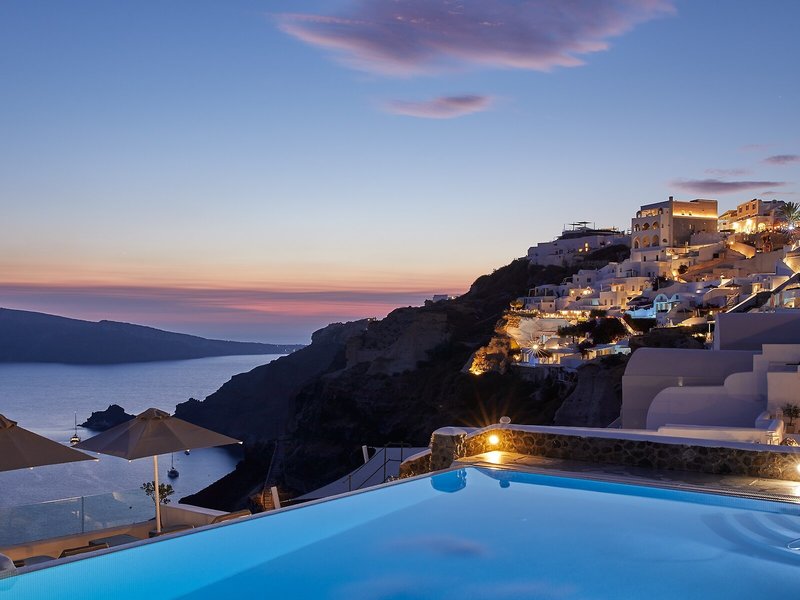 La Perla Villas & Suites 3