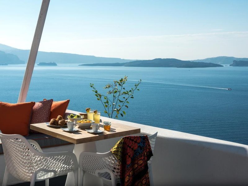 La Perla Villas & Suites 4