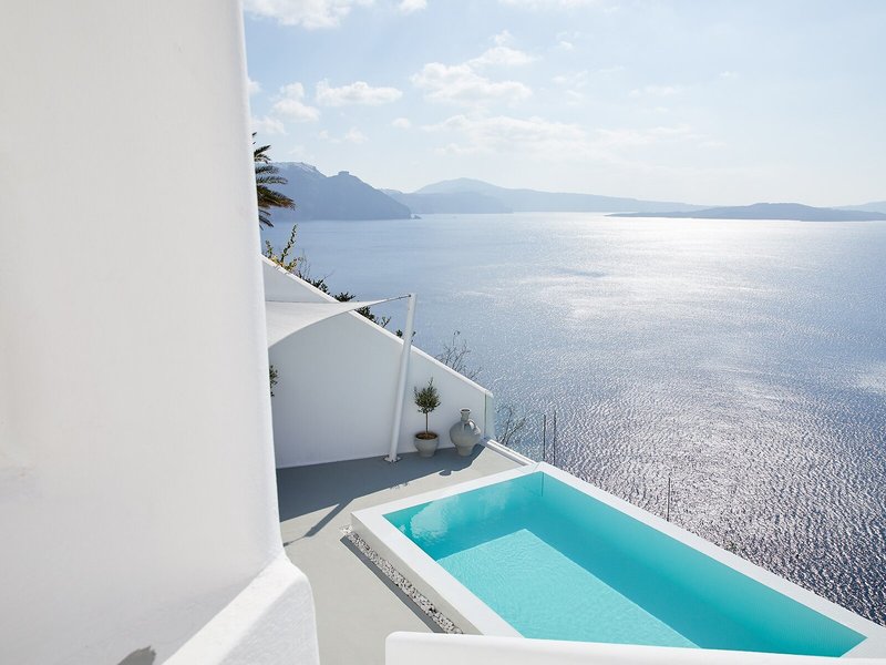 La Perla Villas & Suites 17