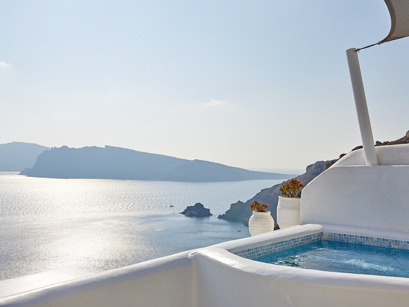 La Perla Villas & Suites 21