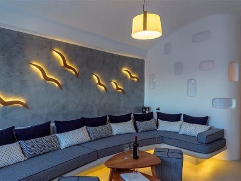 La Perla Villas & Suites 25