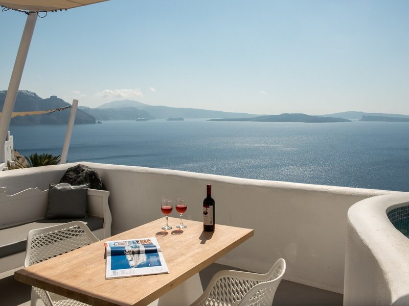 La Perla Villas & Suites 30