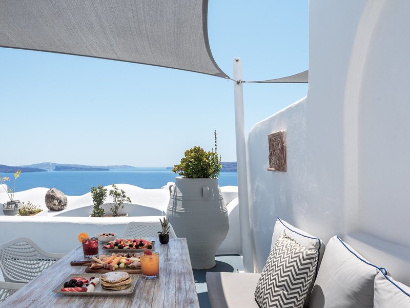 La Perla Villas & Suites 32