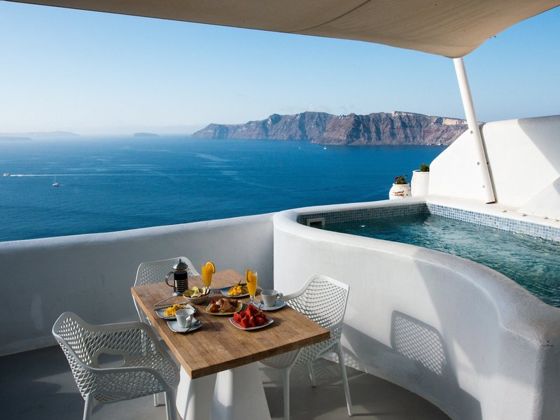 La Perla Villas & Suites 34