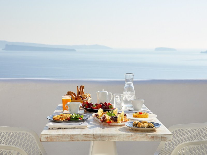 La Perla Villas & Suites 36