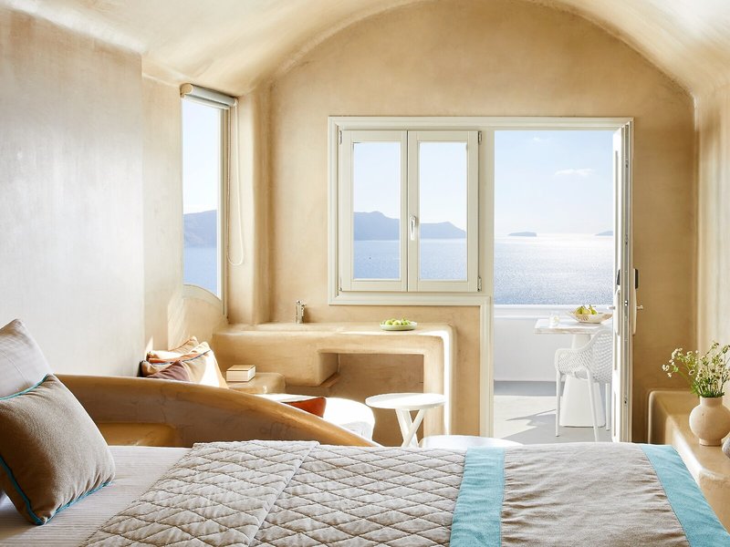 La Perla Villas & Suites 38