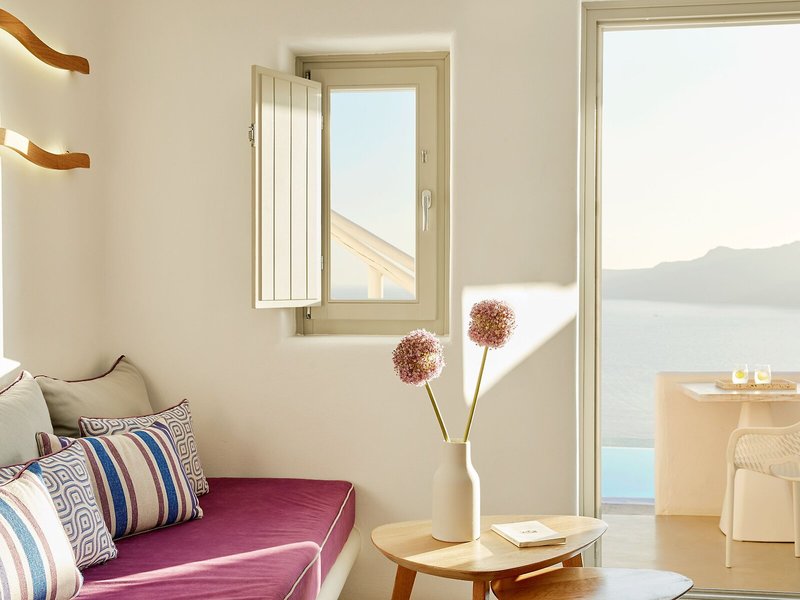 La Perla Villas & Suites 45