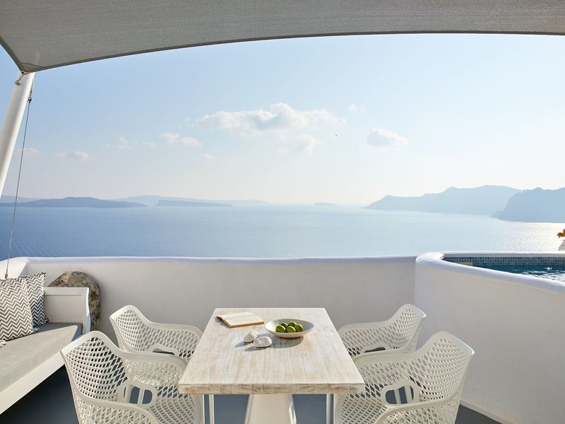 La Perla Villas & Suites 26