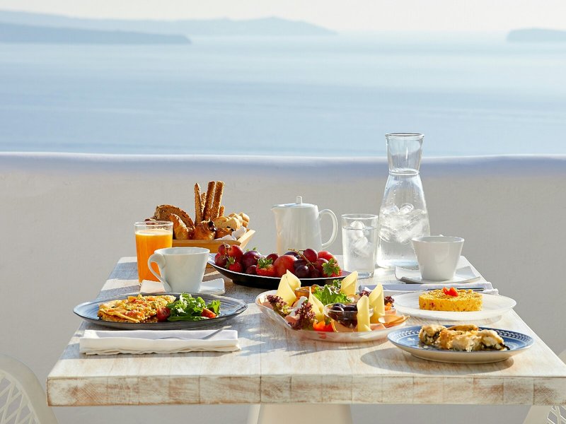 La Perla Villas & Suites 31