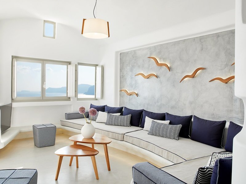 La Perla Villas & Suites 35