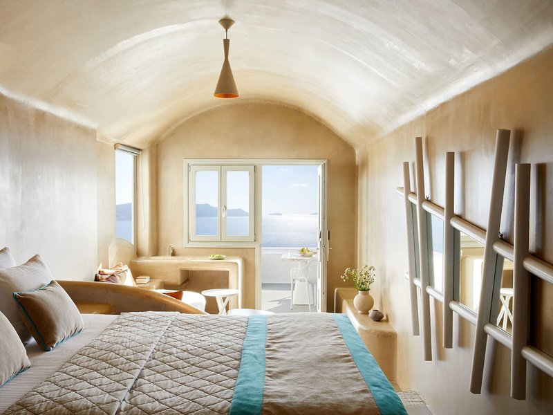 La Perla Villas & Suites 38