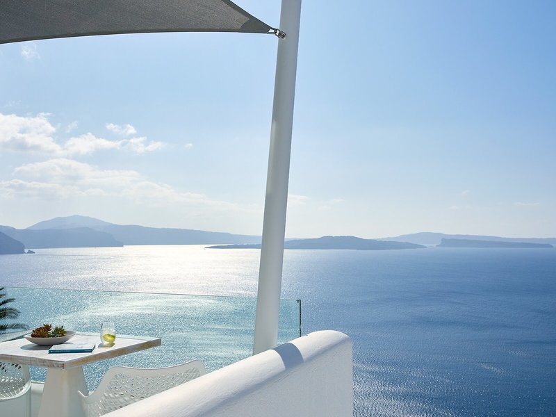 La Perla Villas & Suites