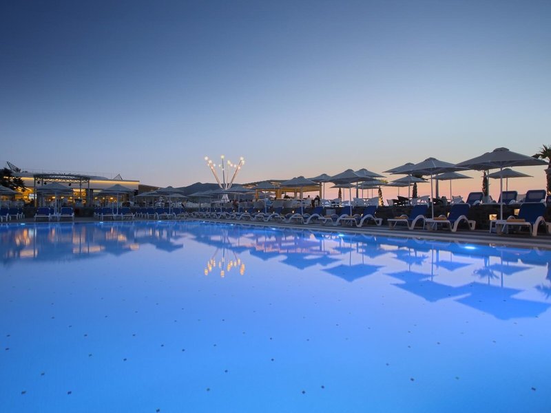 Arina Beach 25