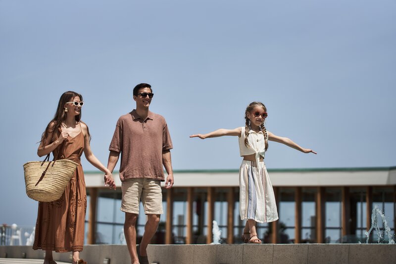 Arina Beach Hotel & Bungalows 14 - People