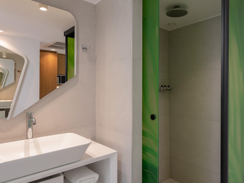 Arina Beach Hotel & Bungalows 91 - Bathroom Example