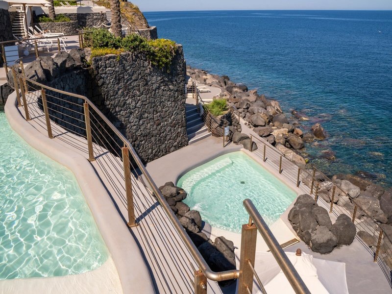 Therasia Resort Sea & Spa 8