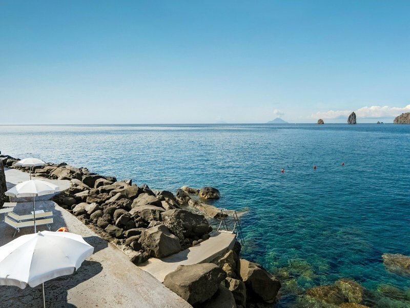 Therasia Resort Sea & Spa 11