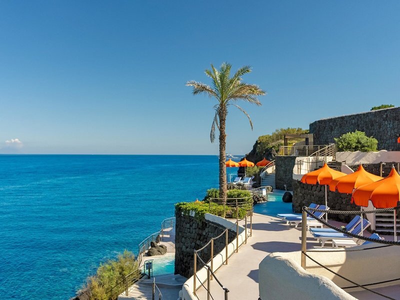 Therasia Resort Sea & Spa 13