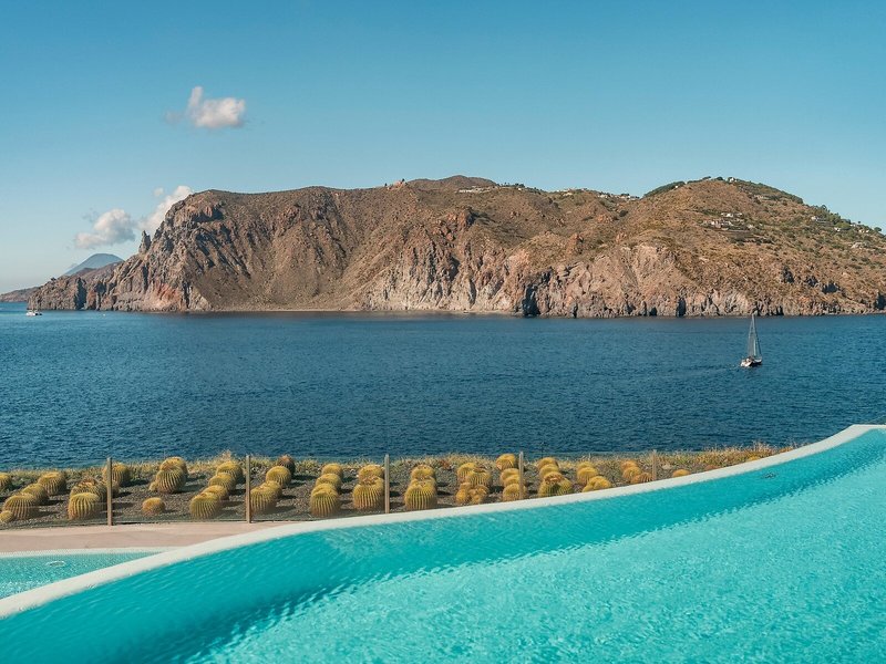 Therasia Resort Sea & Spa 16